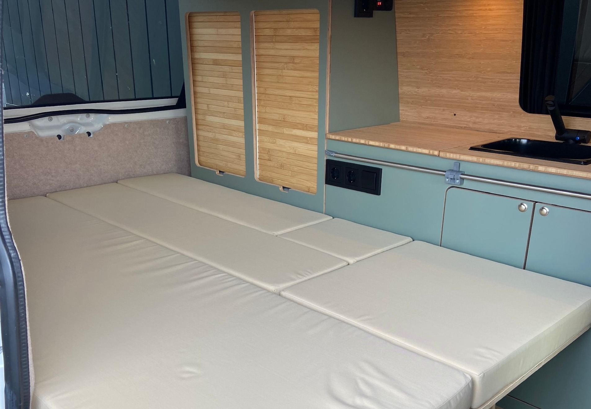 Gallery gallery_images_9_0_1764246160270069158.jpg  | Happy Wheels Campers B.V.