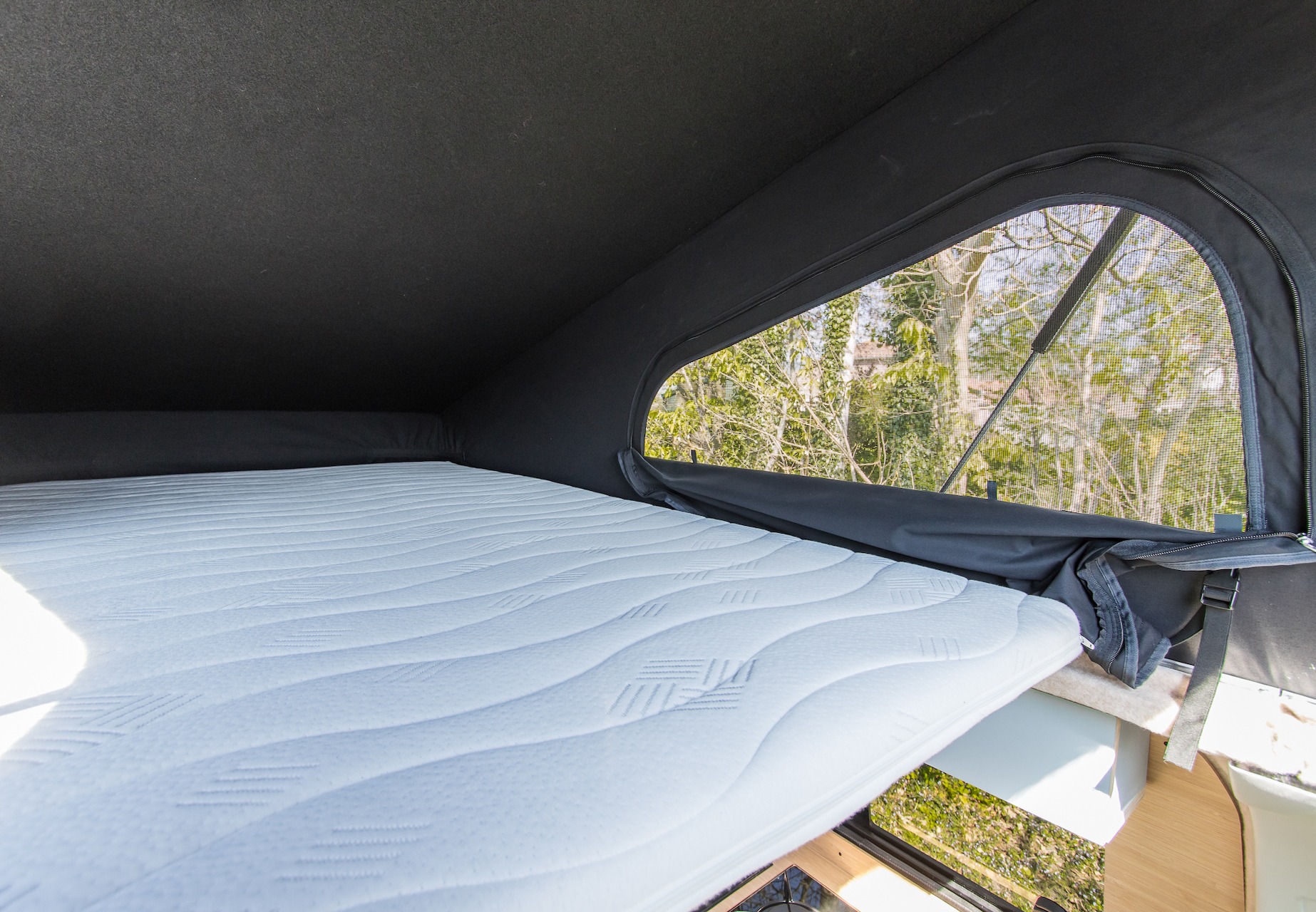 Gallery gallery_images_9_8_17642461601648587037.jpg  | Happy Wheels Campers B.V.